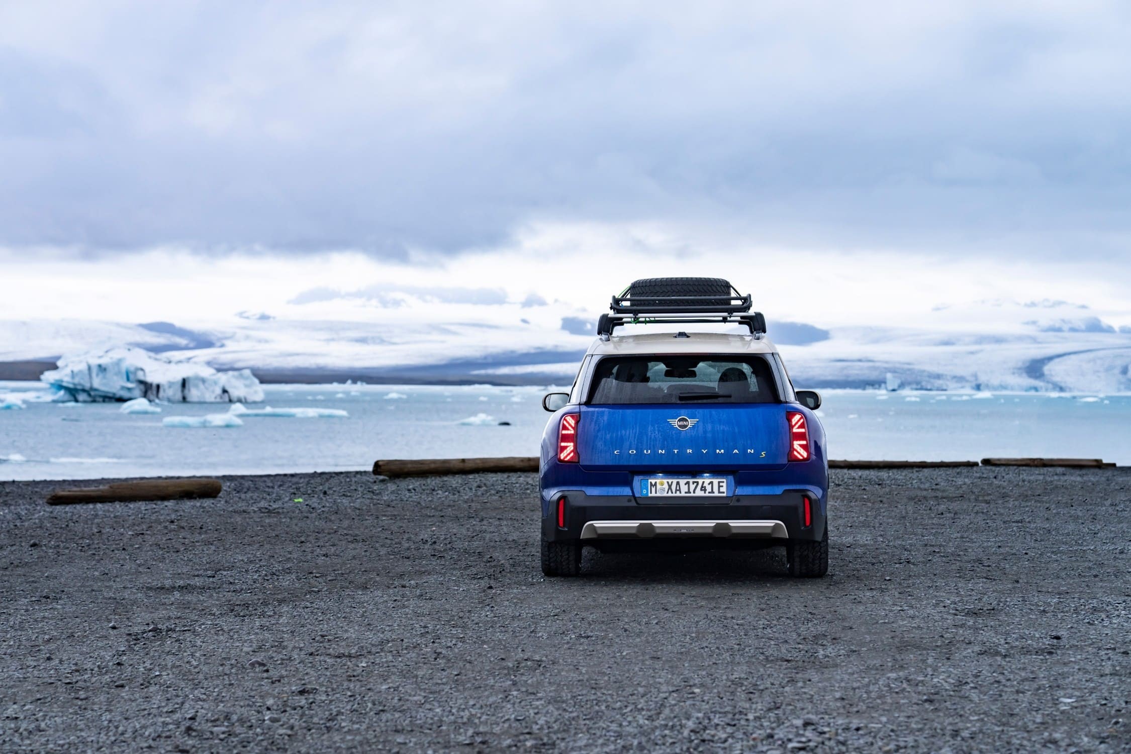 MINI Countryman SE ALL4 na Islândia.